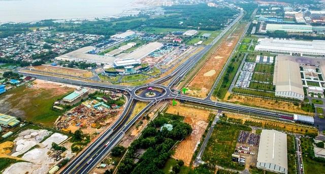 Giới trẻ thích thú check-in cầu vượt biểu tượng hoa xương rồng - 1 Giới trẻ thích thú check-in cầu vượt biểu tượng hoa xương rồng - 1