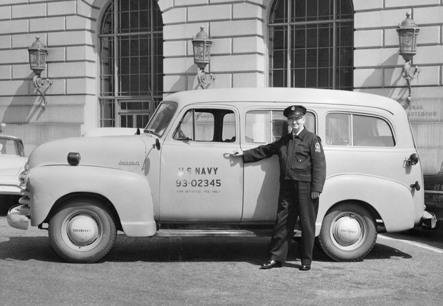 Chevrolet Suburban - D&ograve;ng xe nh&agrave; binh giữa đời thường - 8