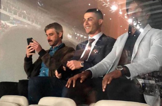 C.Ronaldo dự kh&aacute;n, hả h&ecirc; khi Real Madrid chiến thắng Barcelona - 1