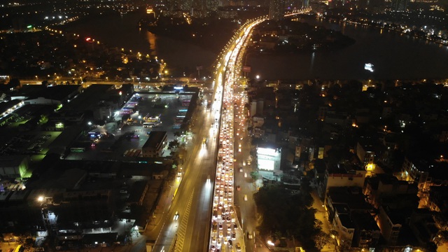 Hà Nội: Đường Vành đai 3 ùn tắc nghiêm trọng từ chiều đến đêm - 9 Hà Nội: Đường Vành đai 3 ùn tắc nghiêm trọng từ chiều đến đêm - 9