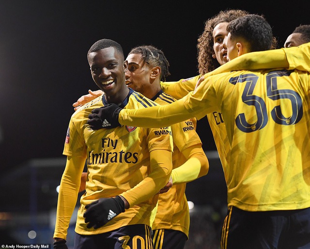 Vượt qua Portsmouth, Arsenal c&oacute; mặt tại tứ kết FA Cup - 1