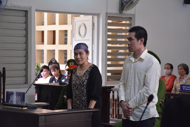Tự ý lấy đất công lừa đảo bán cho người nghèo - 3 Tự ý lấy đất công lừa đảo bán cho người nghèo - 3