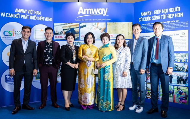 Amway VN tham dự Lễ kỷ niệm 25 năm thiết lập quan hệ ngoại giao VN – Hoa Kỳ - 2 Amway VN tham dự Lễ kỷ niệm 25 năm thiết lập quan hệ ngoại giao VN – Hoa Kỳ - 2