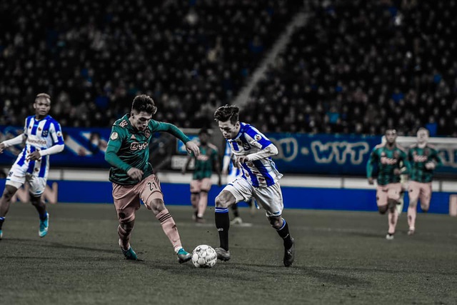 Heerenveen gục ngã trước Ajax trên sân nhà - 2 Heerenveen gục ngã trước Ajax trên sân nhà - 2