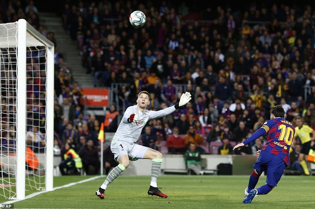 Messi ghi bàn, Barcelona hạ Sociedad và tạm chiếm ngôi đầu bảng - 5 Messi ghi bàn, Barcelona hạ Sociedad và tạm chiếm ngôi đầu bảng - 5