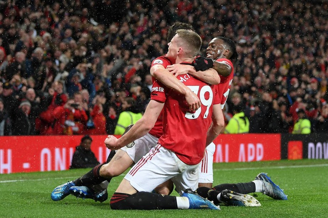 Những khoảnh khắc Man Utd hạ gục Man City tại Old Trafford - 18 Những khoảnh khắc Man Utd hạ gục Man City tại Old Trafford - 18