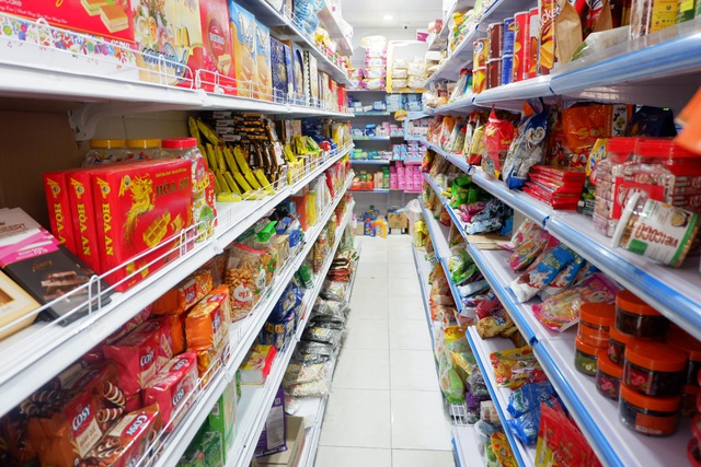 Nhịp sống trở lại trên bán đảo Linh Đàm một ngày sau lệnh khử trùng - 11 Nhịp sống trở lại trên bán đảo Linh Đàm một ngày sau lệnh khử trùng - 11