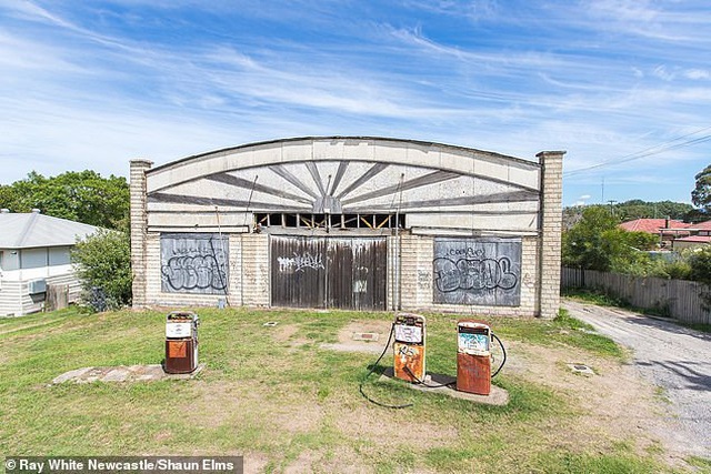 Trạm xăng cũ kĩ, rỉ sét này là bất động sản được tìm kiếm nhiều nhất ở Úc - 1