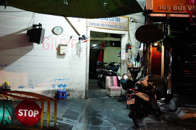 Phố B&ugrave;i Viện chưa từng c&oacute; một đ&ecirc;m &ldquo;sống chậm&rdquo; như thế - 13