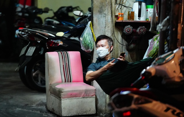 Phố B&ugrave;i Viện chưa từng c&oacute; một đ&ecirc;m &ldquo;sống chậm&rdquo; như thế - 14