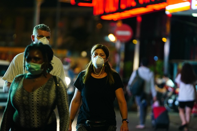 Phố B&ugrave;i Viện chưa từng c&oacute; một đ&ecirc;m &ldquo;sống chậm&rdquo; như thế - 18