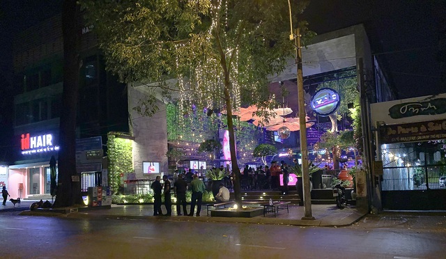 Phố B&ugrave;i Viện chưa từng c&oacute; một đ&ecirc;m &ldquo;sống chậm&rdquo; như thế - 22