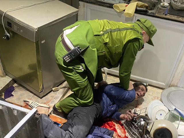 Rắc rối quy tr&igrave;nh xử l&yacute; người bị ng&aacute;o đ&aacute; - 1