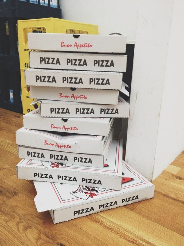 Gần 1 thập kỷ nhận pizza dù... không đặt hàng - 2