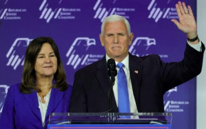Cựu Tổng thống Mỹ Mike Pence thông báo rút khỏi cuộc đua tổng thống 2024. (Ảnh: Reuters)
Cựu Tổng thống Mỹ Mike Pence thông báo rút khỏi cuộc đua tổng thống 2024. (Ảnh: Reuters)
