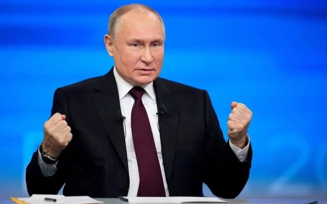 Tổng thống Nga Vladimir Putin tại cuộc họp báo tổng kết năm 2023. Ảnh: Reuters.
Tổng thống Nga Vladimir Putin tại cuộc họp báo tổng kết năm 2023. Ảnh: Reuters.