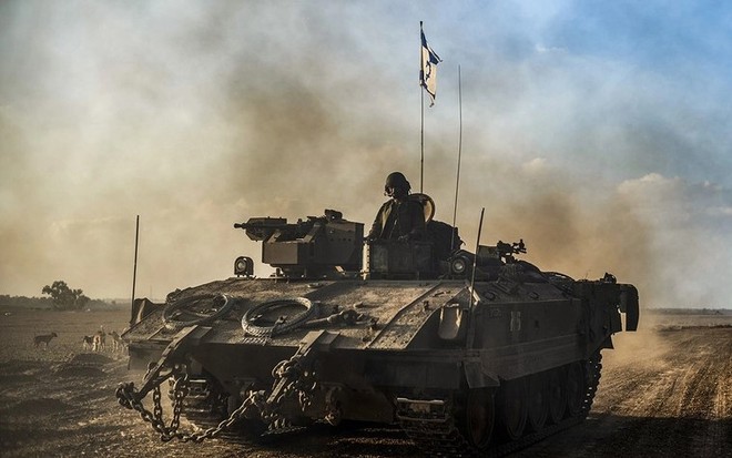 Xe tăng Israel tham gia chiến dịch quân sự chống Hamas ở Dải Gaza. 