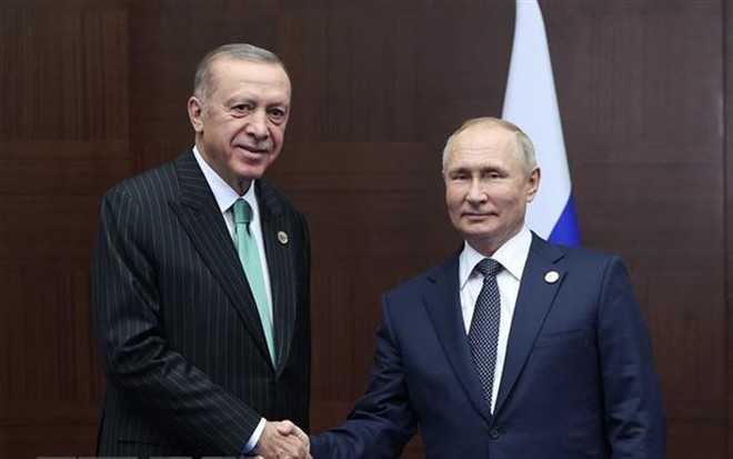 Tổng thống Thổ Nhĩ Kỳ Recep Tayyip Erdogan (trái) và Tổng thống Nga Vladimir Putin.