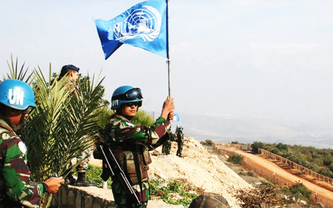 Một nhóm quan sát viên của LHQ đang làm nhiệm vụ tại phía nam Lebanon. Ảnh: AP
