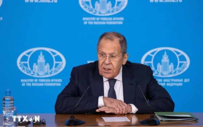 Ngoại trưởng Nga Sergei Lavrov phát biểu trong cuộc họp báo ở Moskva. (Ảnh: THX/TTXVN)
