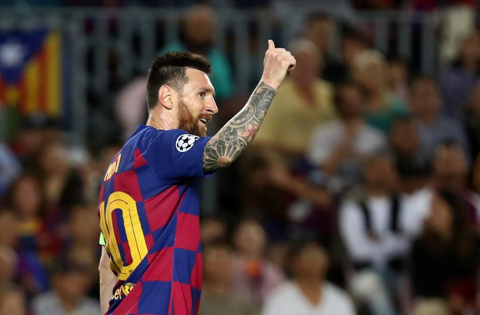 Nhận Chiếc giày vàng thứ 6, Messi tri ân hai nhân vật đặc biệt - Ảnh 1. Nhận Chiếc giày vàng thứ 6, Messi tri ân hai nhân vật đặc biệt - Ảnh 1.