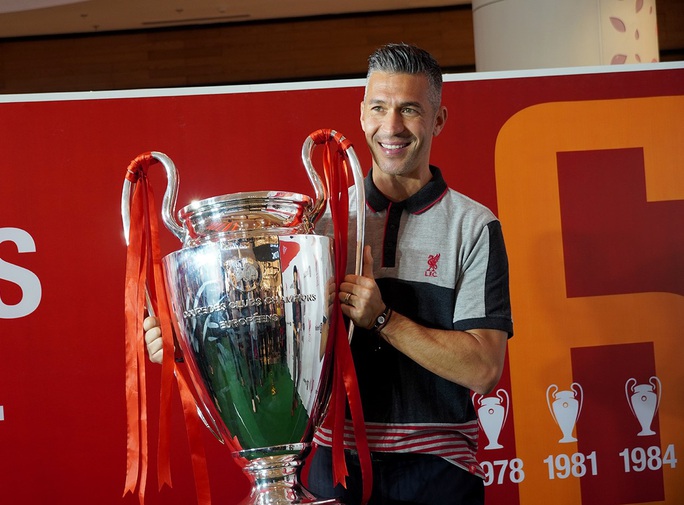Cựu danh thủ Luis Garcia giới thiệu c&uacute;p Champions League ở Việt Nam - Ảnh 2.