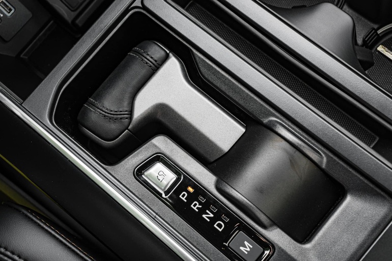 Khủng long Ford F-150 Raptor 2022 giá 5,6 tỷ đồng cập bến Việt Nam - 5 Khủng long Ford F-150 Raptor 2022 giá 5,6 tỷ đồng cập bến Việt Nam - 5