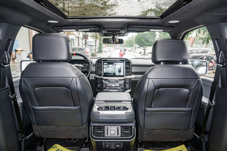 Khủng long Ford F-150 Raptor 2022 giá 5,6 tỷ đồng cập bến Việt Nam - 7 Khủng long Ford F-150 Raptor 2022 giá 5,6 tỷ đồng cập bến Việt Nam - 7