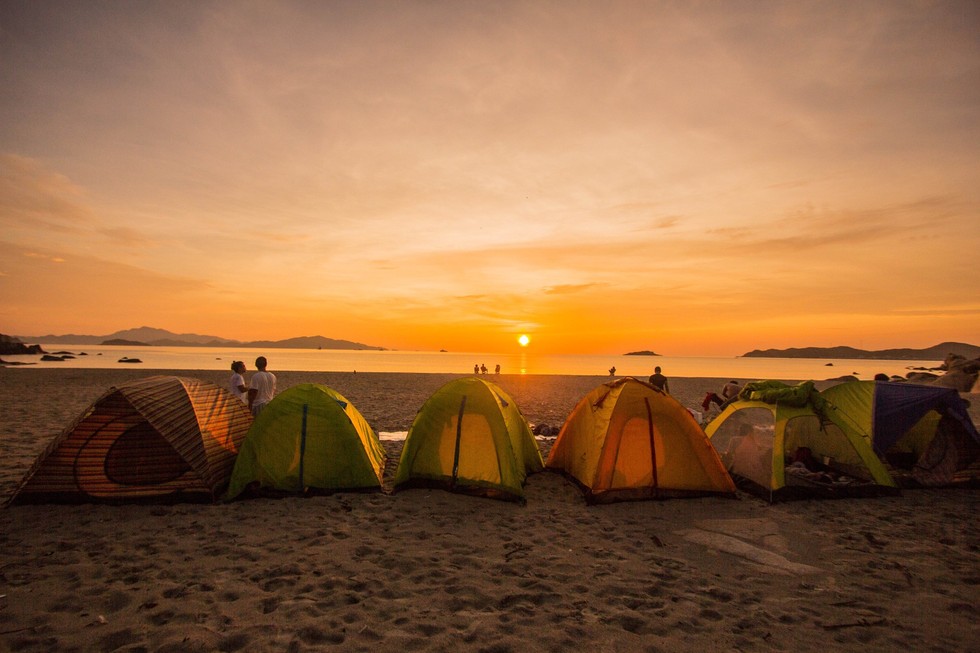 3 bãi biển tuyệt diệu để cắm trại đón bình minh ở Ninh Thuận - Ảnh 3.