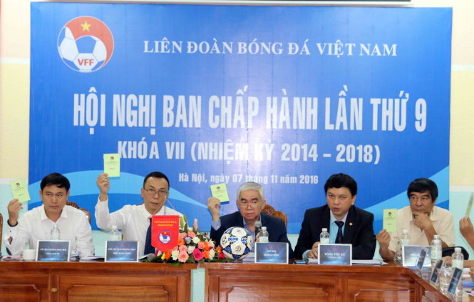 Cần những đề án tranh cử công khai
