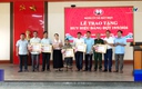 Trao tặng huy hiệu Đảng cho đảng viên