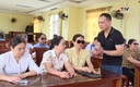 Tập huấn sử dụng điện thoại thông minh và các ứng dụng số cho người khiếm thị