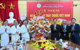 Phó Chủ tịch Uỷ ban Nhân dân tỉnh Đầu Thanh Tùng chúc mừng Ngày Thầy thuốc Việt Nam