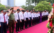 Đoàn đại biểu tỉnh Thanh Hóa dâng hương tưởng nhớ Chủ tịch Hồ Chí Minh