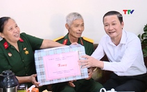 Chủ tịch UBND tỉnh Đỗ Minh Tuấn thăm, tặng quà gia đình chính sách trên địa bàn Thành phố Thanh Hóa