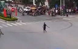 Bắt đối tượng cầm dao gây náo loạn đường phố ở Sầm Sơn