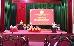 Phó Bí thư Thường trực Tỉnh uỷ Lại Thế Nguyên tiếp xúc cử tri tại huyện Quan Sơn