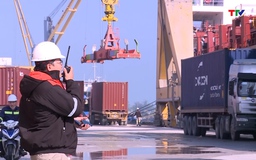 Cảng biển Nghi Sơn đón những chuyến tàu đầu tiên của năm mới Quý Mão 2023