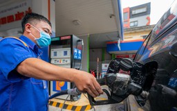 Giá xăng giảm mạnh, xuống dưới 25.000 đồng/lít