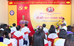 Đảng bộ trường THPT Nguyễn Trãi tổ chức kết nạp Đảng tại Khu văn hóa tưởng niệm Chủ tịch Hồ Chí Minh