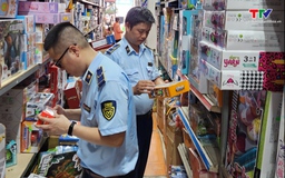 Tạm giữ hơn 1.500 sản phẩm đồ chơi trẻ em do nước ngoài sản xuất không có tem CR