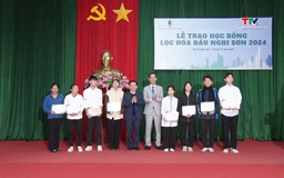 Công ty TNHH Lọc hóa dầu Nghi Sơn trao học bổng cho học sinh, sinh viên có hoàn cảnh khó khăn