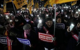 Cuộc khủng hoảng ngành y Hàn Quốc: Chính phủ không lùi bước, công chúng phản ứng