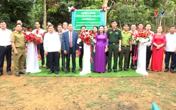 Lãnh đạo huyện Quan Sơn chúc tết cổ truyền Bunpimay Lào
