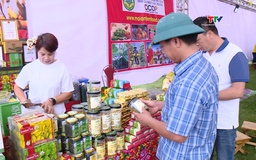 Khai mạc phiên chợ thực phẩm an toàn tại huyện Cẩm Thuỷ