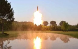 Triều Tiên xác nhận phóng thử thành công tên lửa có khả năng mang nhiều đầu đạn