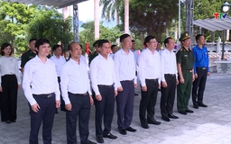 Đoàn đại biểu tỉnh Thanh Hóa viếng các anh hùng, liệt sỹ tại tỉnh Hà Giang