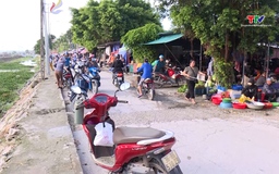 Huyện Hà Trung giải tỏa chợ cóc, chợ tạm lấn chiếm hành lang an toàn giao thông