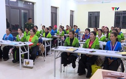 Lớp học “Xóa mù chữ” nơi biên giới