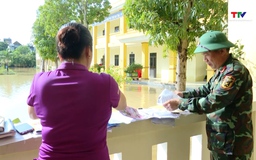 Lực lượng quân sự giúp các trường học sau bão lụt